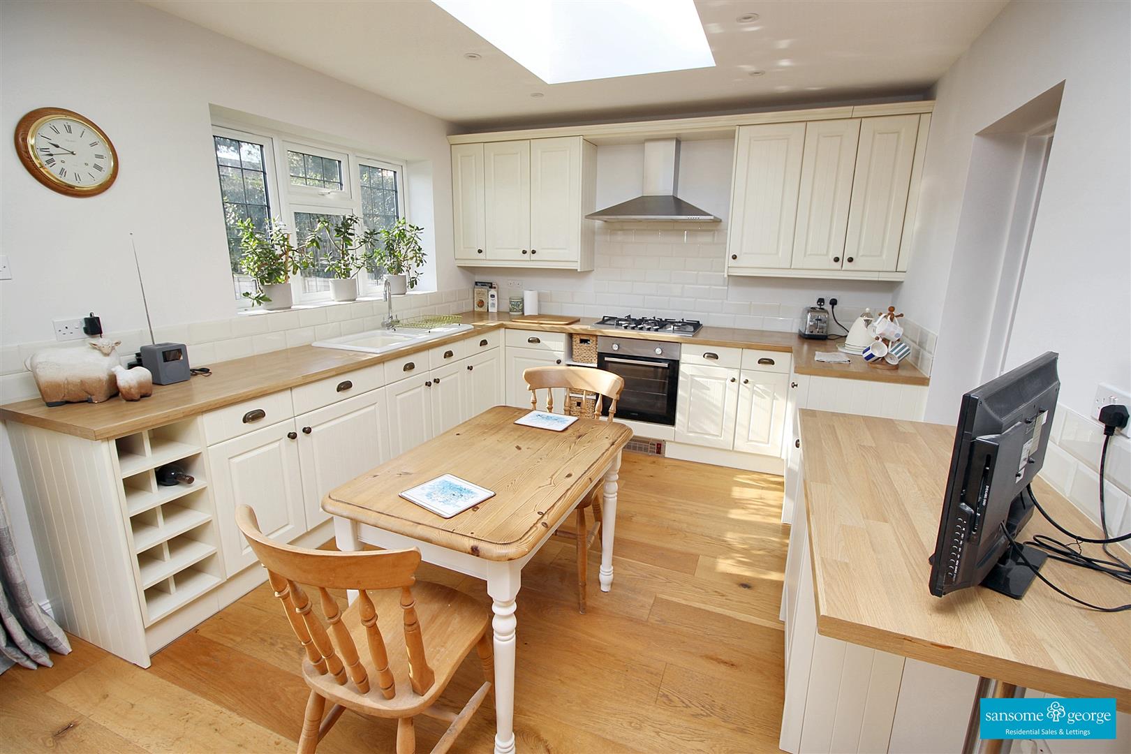 Weald Rise, Tilehurst, Reading